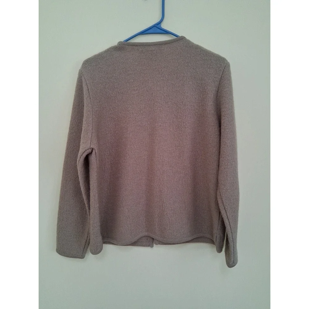 vintage 100 % Wool.Appleseed's Petites floral embroidered cardigan. P M . - Picture 5 of 14